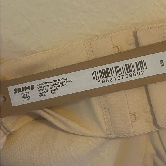 Skims smoothing intimates strapless bra unlined color sand 36C - Picture 3 of 3
